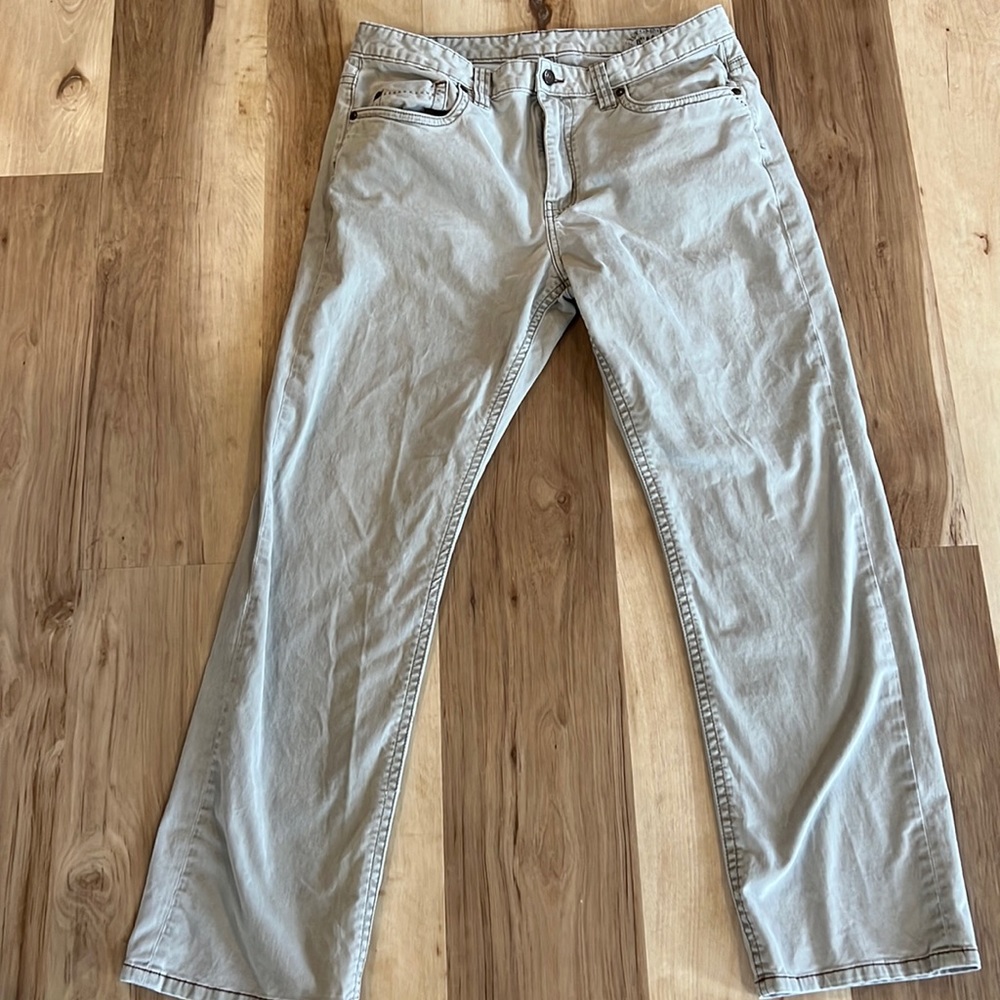 Tommy Bahama jeans size 36x32 excellent condition. - Picture 1 of 4